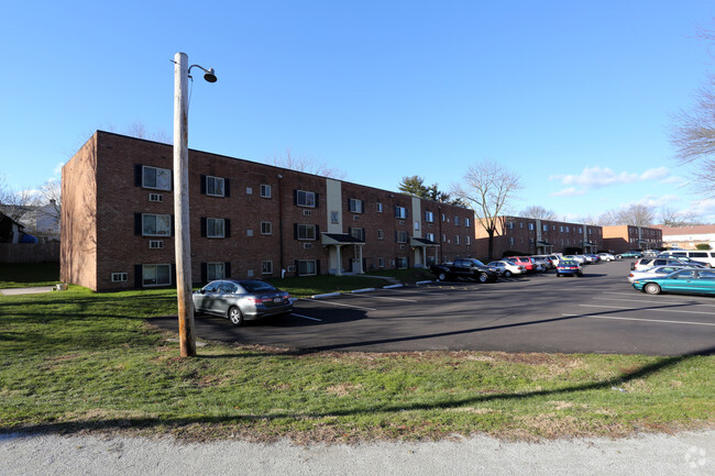 Building Photo - Meadowbrook Apartments