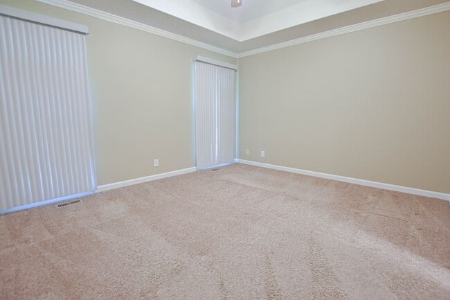 Building Photo - Pet Friendly Three Bedroom with Bonus!