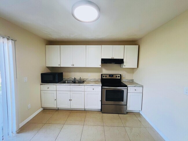 Building Photo - 3029 Martin Ave