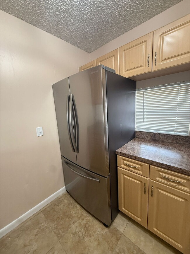 Building Photo - Charming 2-Bed Condo with a View – Water I...
