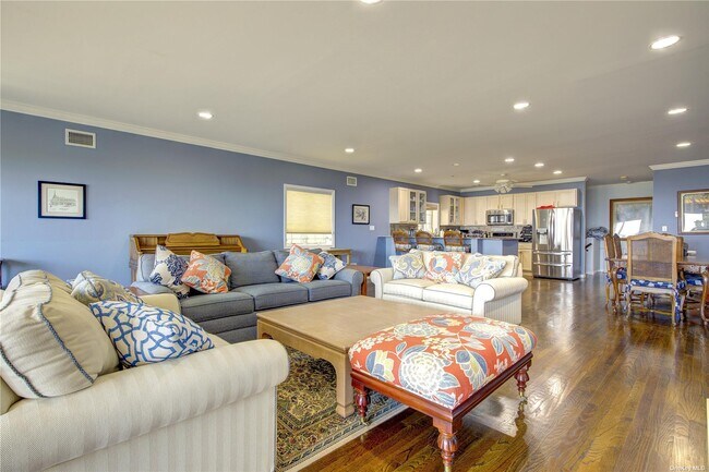 Building Photo - 1051 Oceanfront