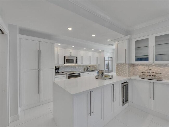 Building Photo - 4280 Galt Ocean Dr