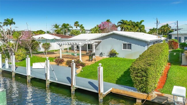 Building Photo - 2770 NE 8th Ct