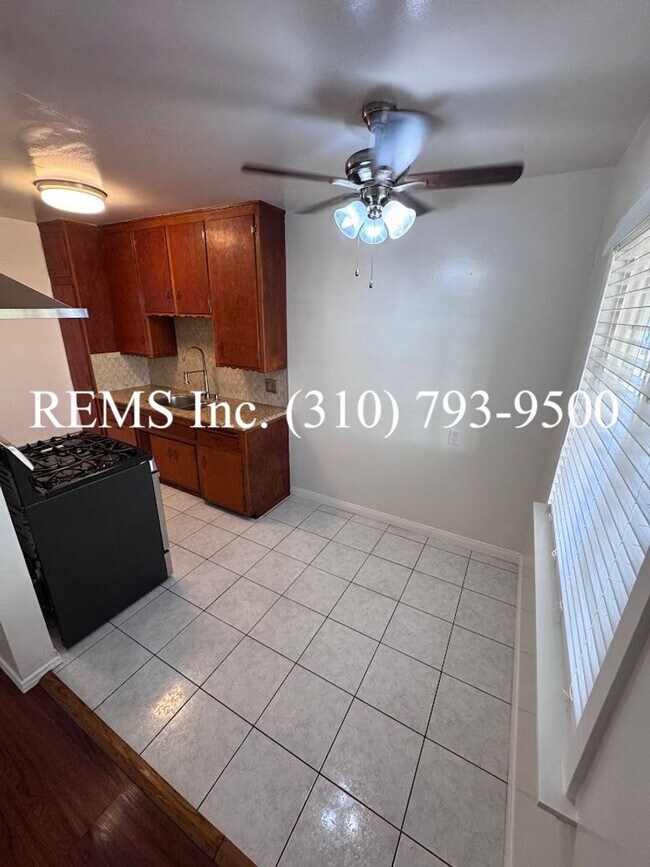 Building Photo - 3580 Brenton Ave