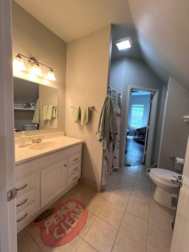 Building Photo - 609 Myrtle St