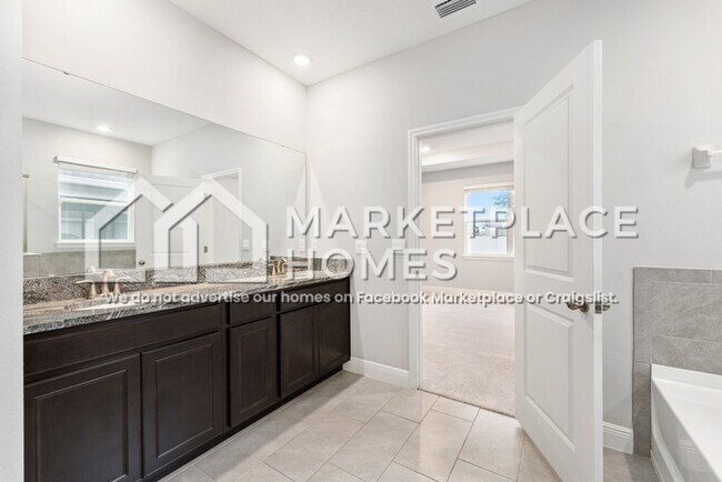 Building Photo - 5428 SW 44th Ct Rd