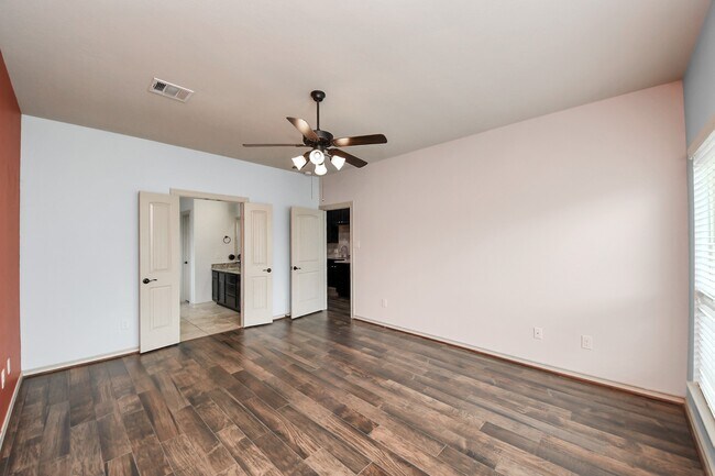 Building Photo - 2406 Aura Ct