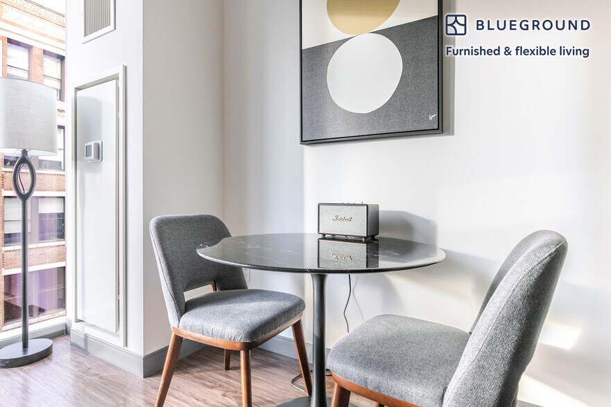 Building Photo - 601 W Jackson Blvd