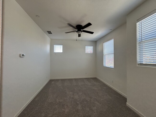 Building Photo - 3998 E Commerce Way