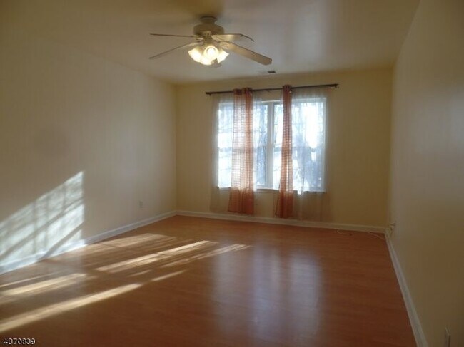 Building Photo - 57 Waugh Ct