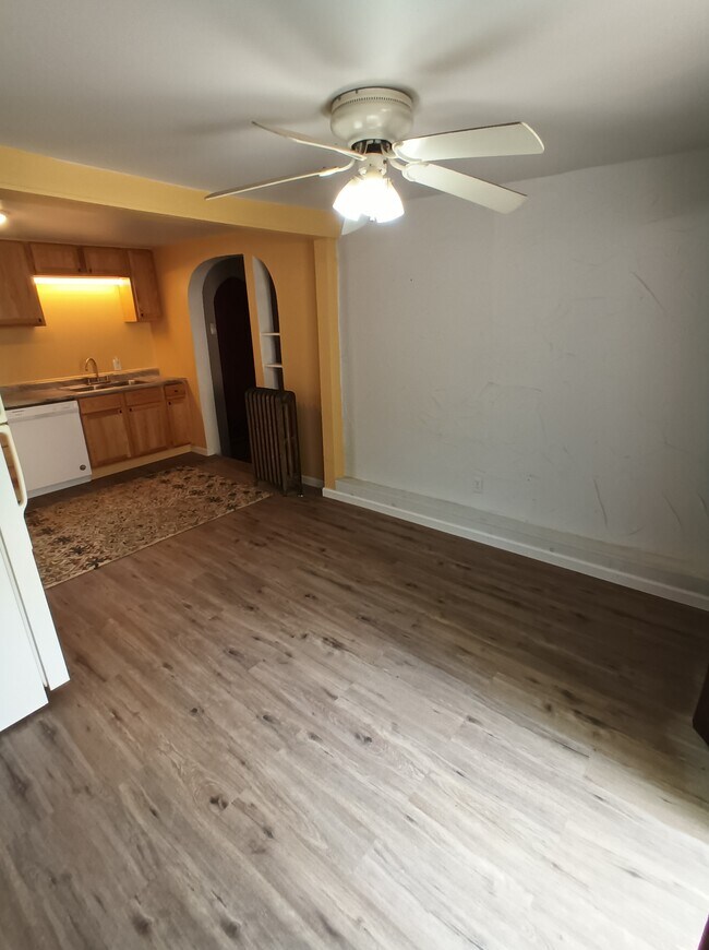 Building Photo - 2009 2nd St NE