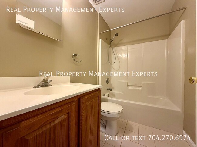 Building Photo - 13604 Toka Ct