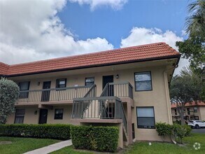 Building Photo - 21915 Lake Forest Cir