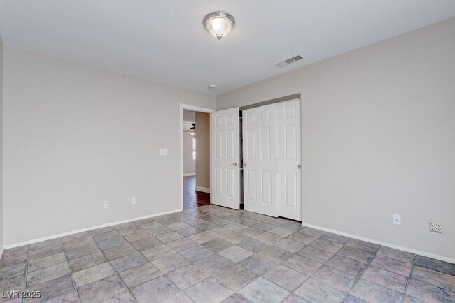 Building Photo - 8408 Bay Point Dr