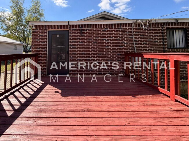 Building Photo - Updated Home for Rent in Birmingham, AL - Just minutes from Oxmoor Road!