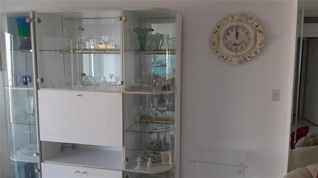 Building Photo - 1950 S Ocean Dr