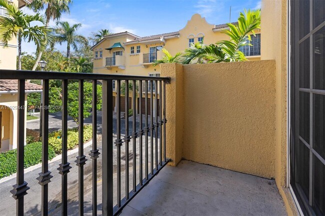 Building Photo - 2508 SW 14th Ave