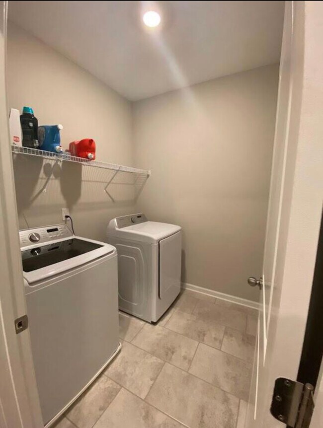 Washer & Dryer Room Upstairs - 3975 Redwood Dr