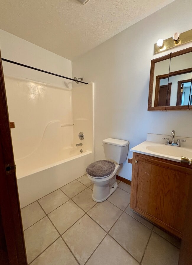 Building Photo - 736 20th St