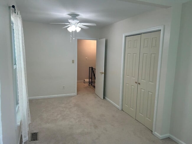 Building Photo - 6001 Rabbit Hill Ct