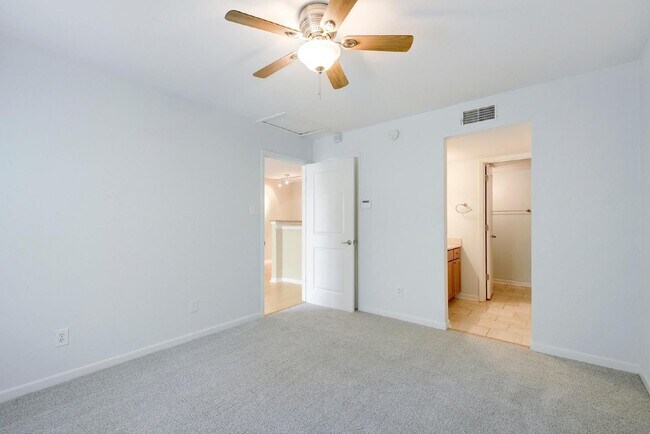 Building Photo - 3204 Menchaca Rd