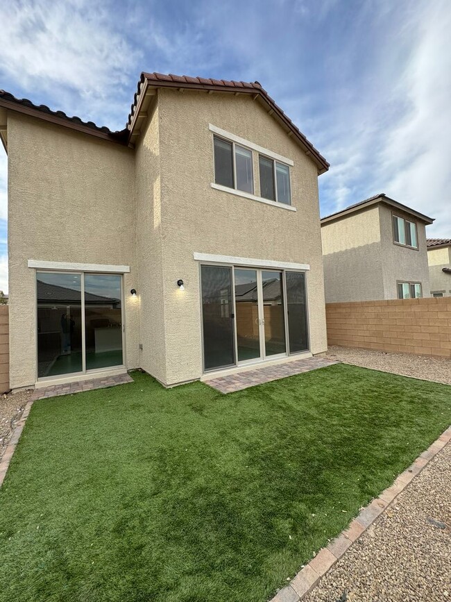 Building Photo - Two Story 4 Bedroom South Las Vegas