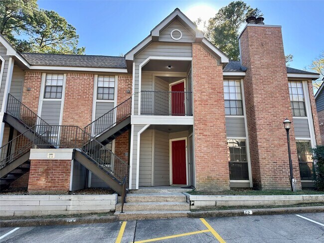 Building Photo - 2401 Sycamore Ave