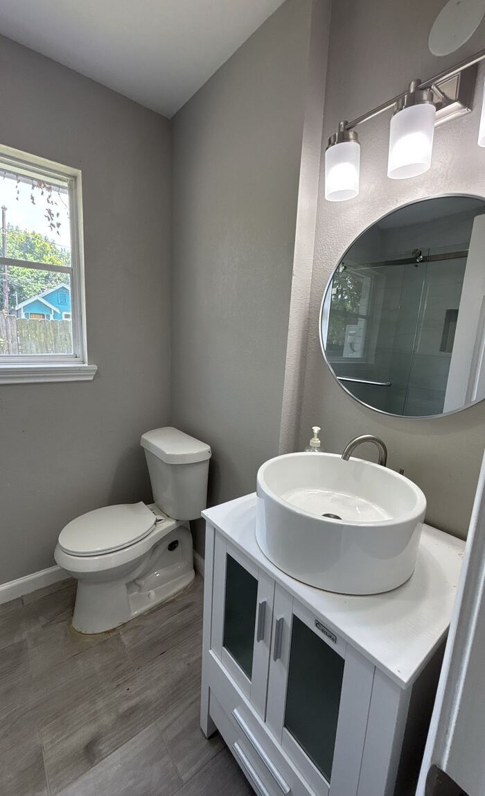 Building Photo - 3028 Francis St