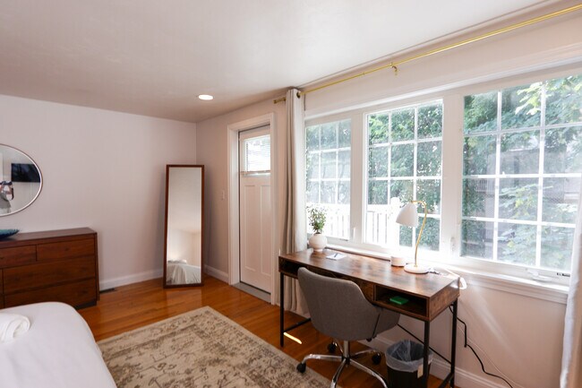 Building Photo - 25 Jay St