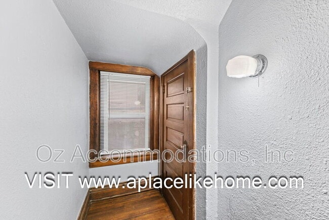 Building Photo - 3523 St John Ave