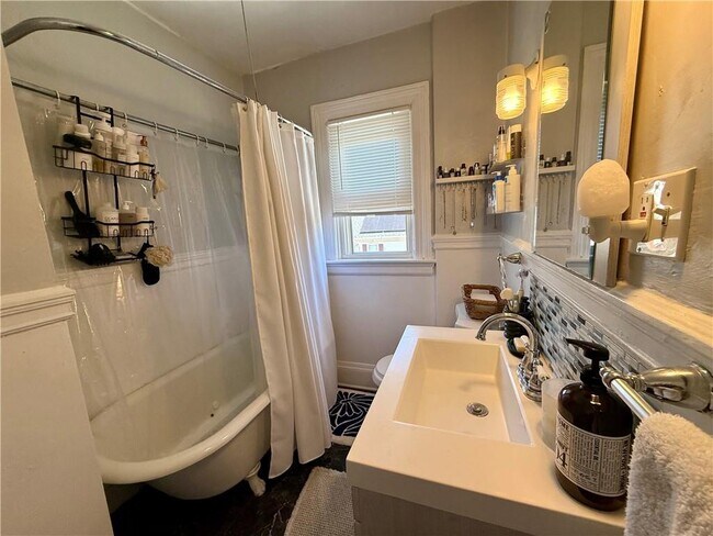 Building Photo - 38 Georgia Ave