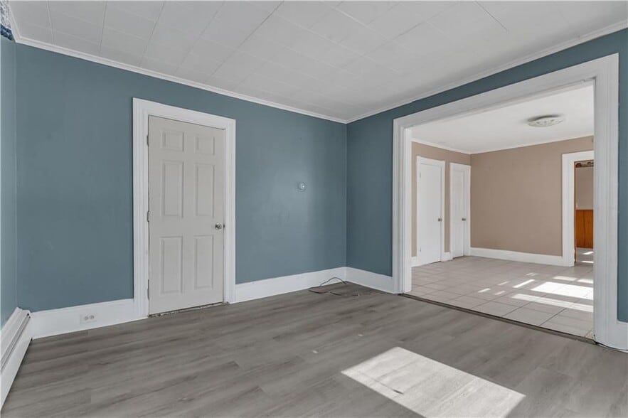 Building Photo - 1070 Main St