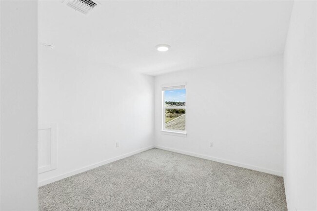 Building Photo - 2124 Ridge Runner Dr