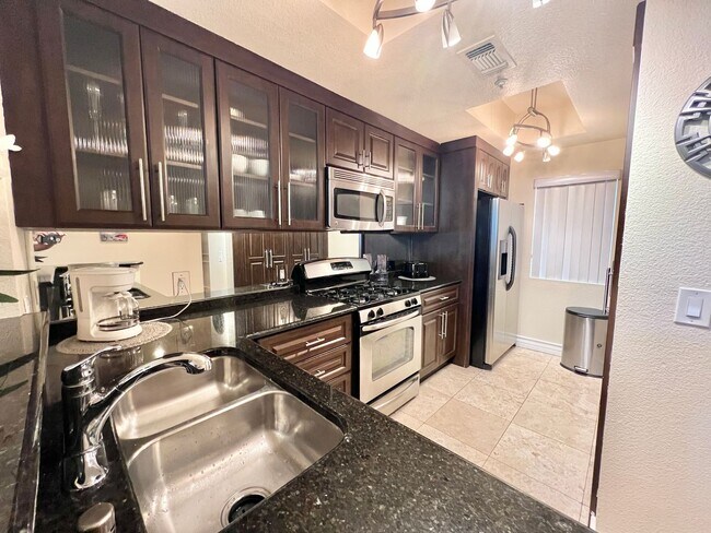 Building Photo - Meridian FURNISHED 2 BDR /2 BATH Luxury Condo - RESORT STYLE LIVING, 1-1/2 Blocks From The Heart ...