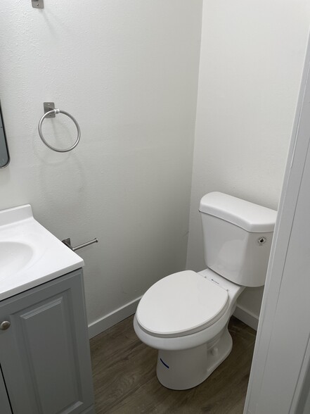 Building Photo - 9535 Ashworth Ave N