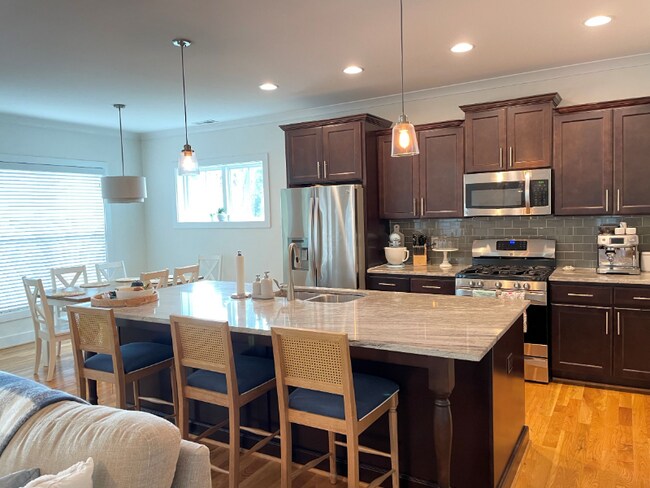 Building Photo - 177 Pineland Cir