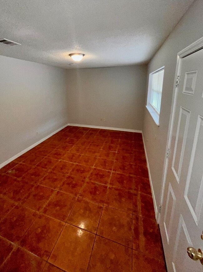 Building Photo - Gulfport 5 Bedroom