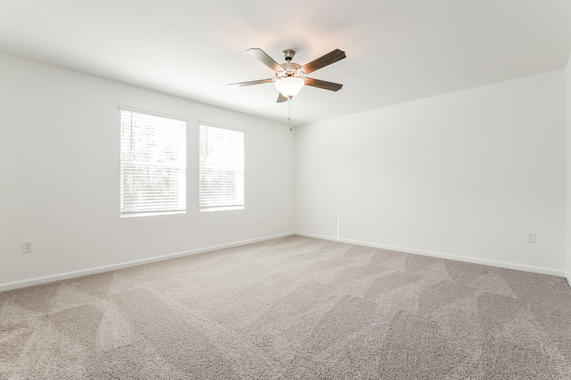 Building Photo - 2061 Hemingway Cir