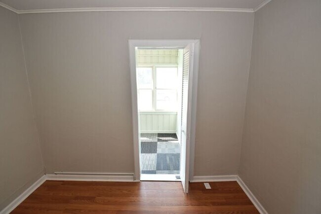 Building Photo - Mishawaka- near Bethel University, shoppin...