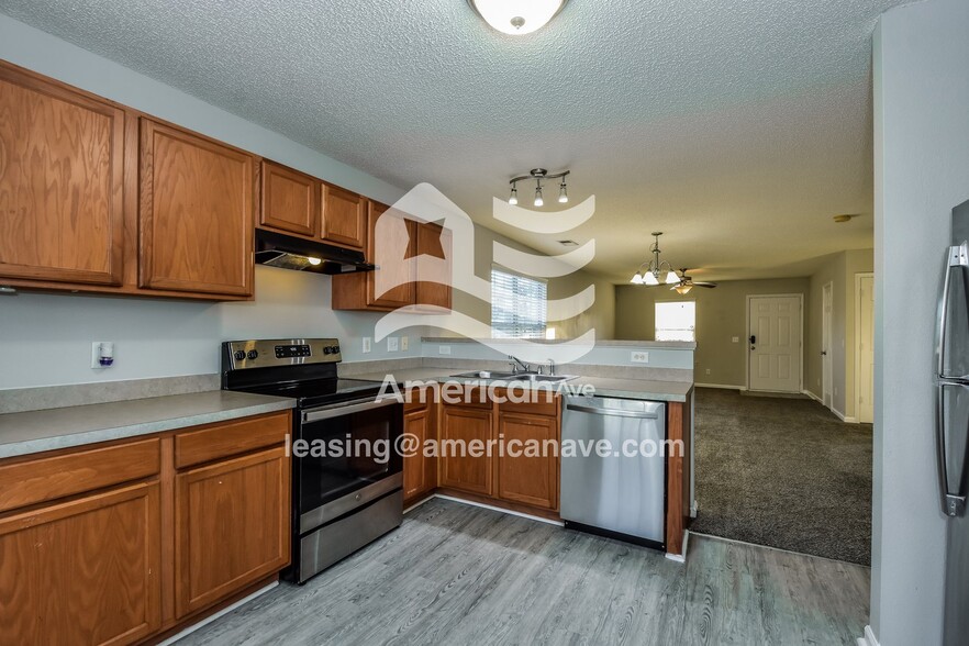 Building Photo - 426 Wincrest Ln