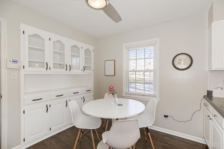 Building Photo - 407 SW Stratford Rd