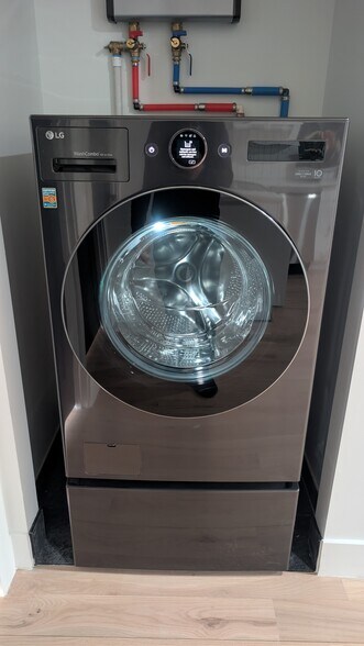 Building Photo - 501 Central Ave