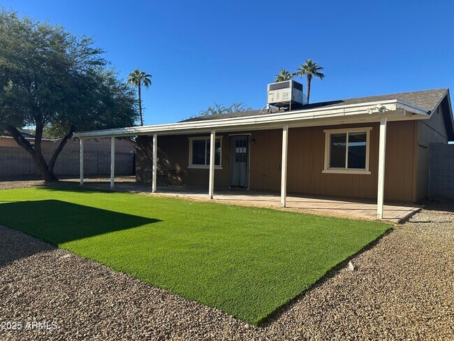 Building Photo - 4109 E Winchcomb Dr