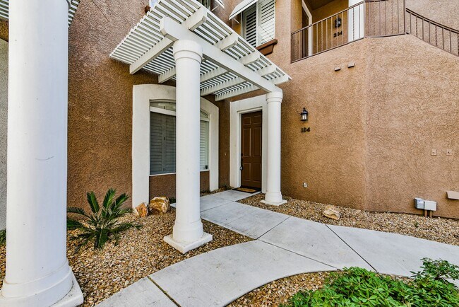 Building Photo - Beautiful 2 bd/2 bath condo in luxury gated Summerlin community ON TPC GOLF COURSE