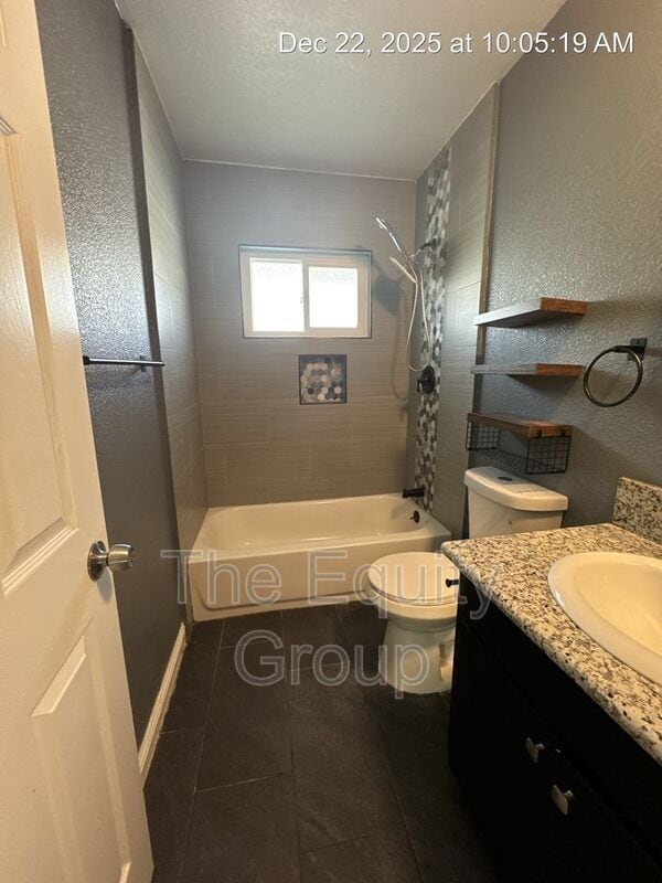 Building Photo - 510 N Encina St