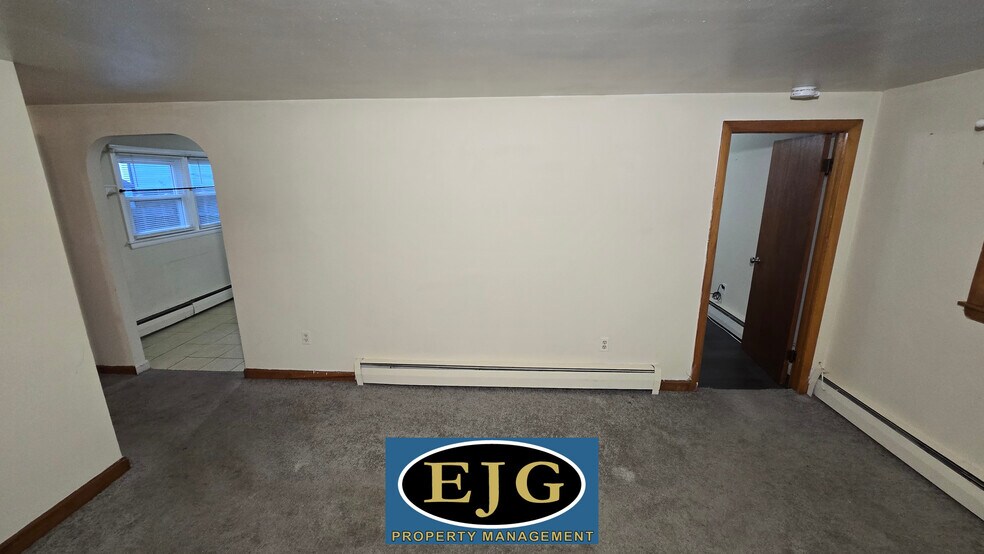 Building Photo - 18 Inglewood Ter