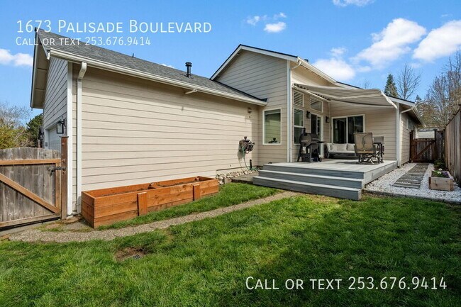 Building Photo - 1673 Palisade Blvd