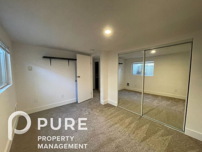 Building Photo - 0637-01PP