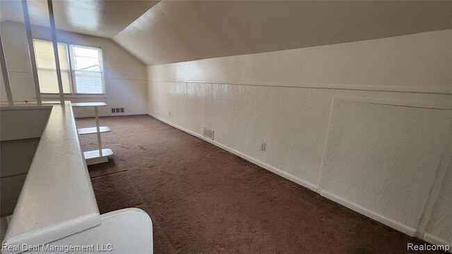 Building Photo - 49 E Fairmount Ave