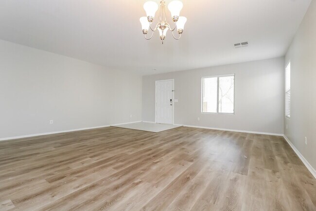 Building Photo - 18442 W Dawn Dr